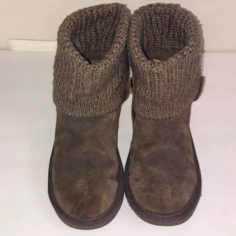 UGG Saela Rib-Knit Suede Boots Sz 2